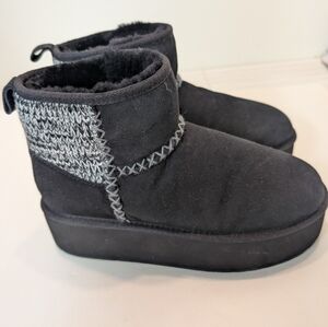 EMU Australia Black and Gray Platform Ankle Boots
